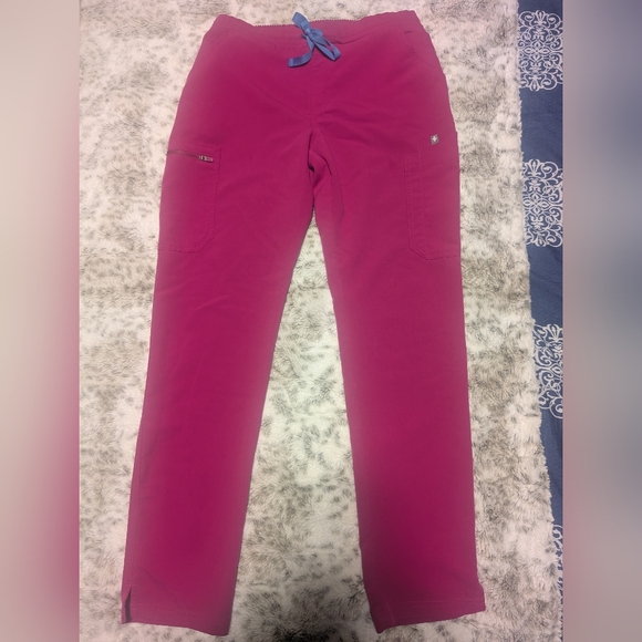 Figs Kade Cargo Scrub Pants Raspberry - Picture 1 of 3